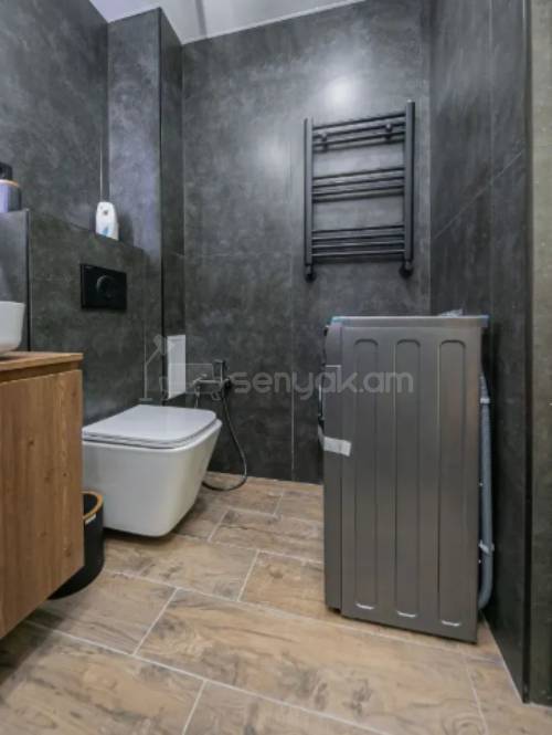 2 Սենյականոց Բնակարան Քարե Շենքում, 57քմ, 3/5 հարկ, Դիզայներական Վերանորոգված