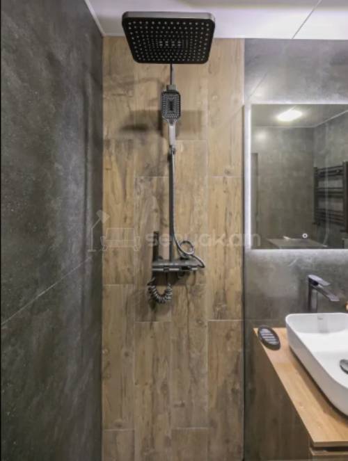 2 Սենյականոց Բնակարան Քարե Շենքում, 57քմ, 3/5 հարկ, Դիզայներական Վերանորոգված