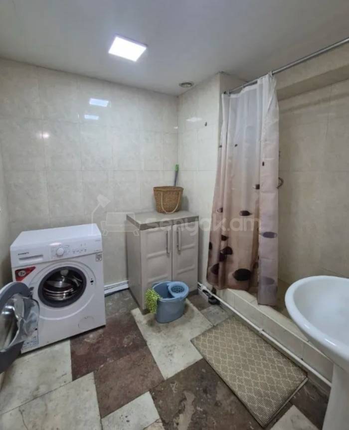 2 Սենյականոց Բնակարան Քարե Շենքում, 70քմ, 4/9 հարկ, Կոսմետիկ Վերանորոգված, Կահավորված, Արևկող