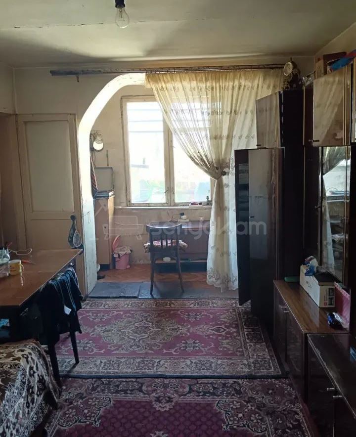 2 Սենյականոց Բնակարան Քարե Շենքում, 46քմ, 3/5 հարկ, Կոսմետիկ Վերանորոգված