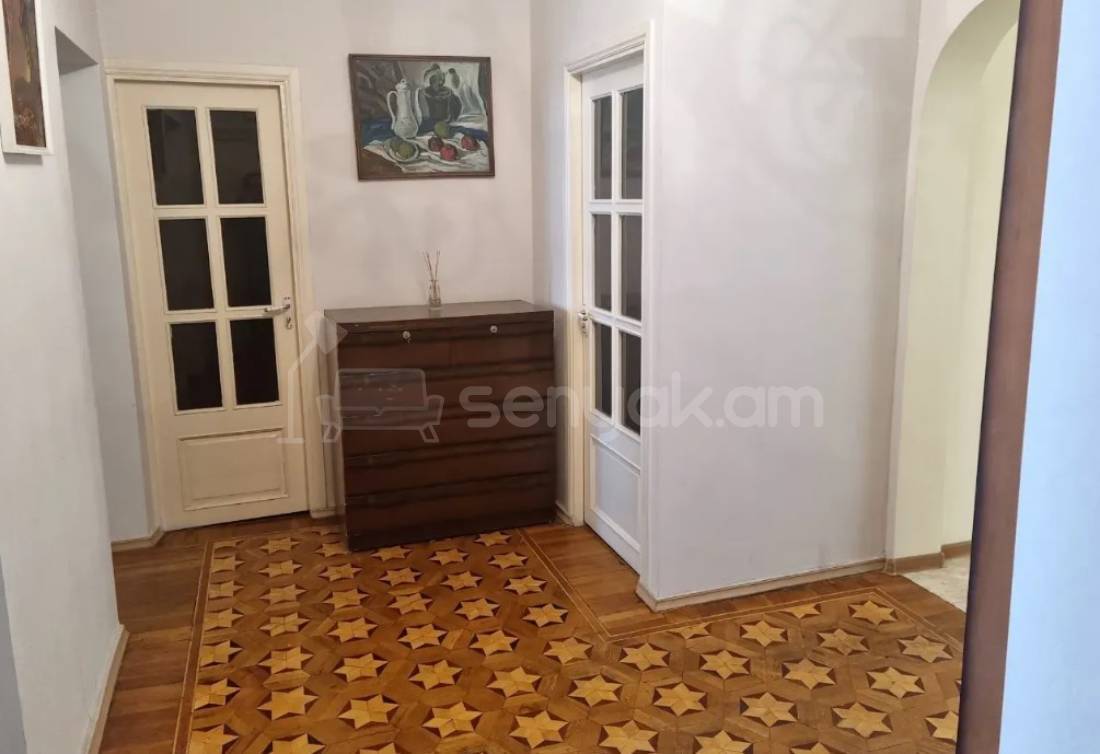 3 Սենյականոց Բնակարան Քարե Շենքում, 98քմ, 3/5 հարկ, Կապիտալ Վերանորոգված, Կահավորված, Արևկող