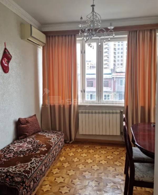 3 Սենյականոց Բնակարան Քարե Շենքում, 98քմ, 3/5 հարկ, Կապիտալ Վերանորոգված, Կահավորված, Արևկող
