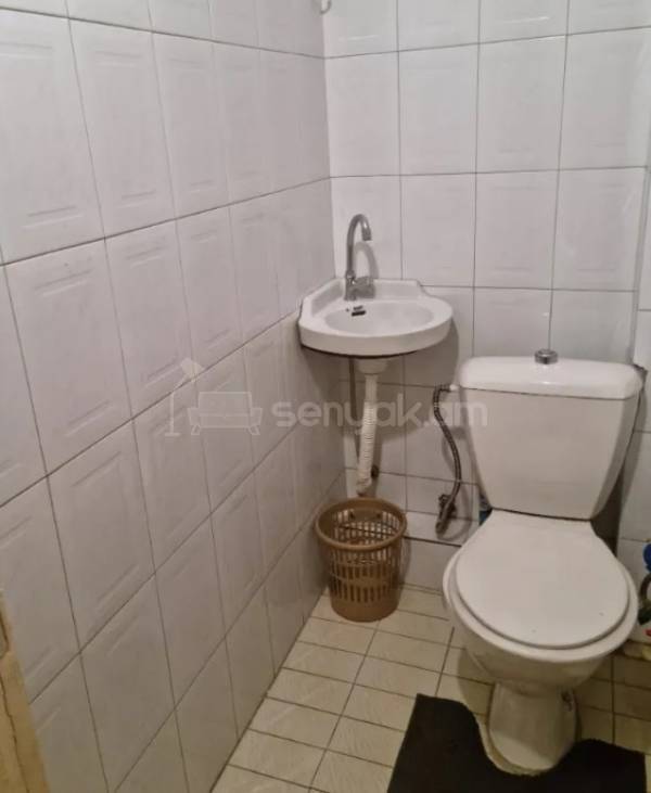 3 Սենյականոց Բնակարան Քարե Շենքում, 98քմ, 3/5 հարկ, Կապիտալ Վերանորոգված, Կահավորված, Արևկող
