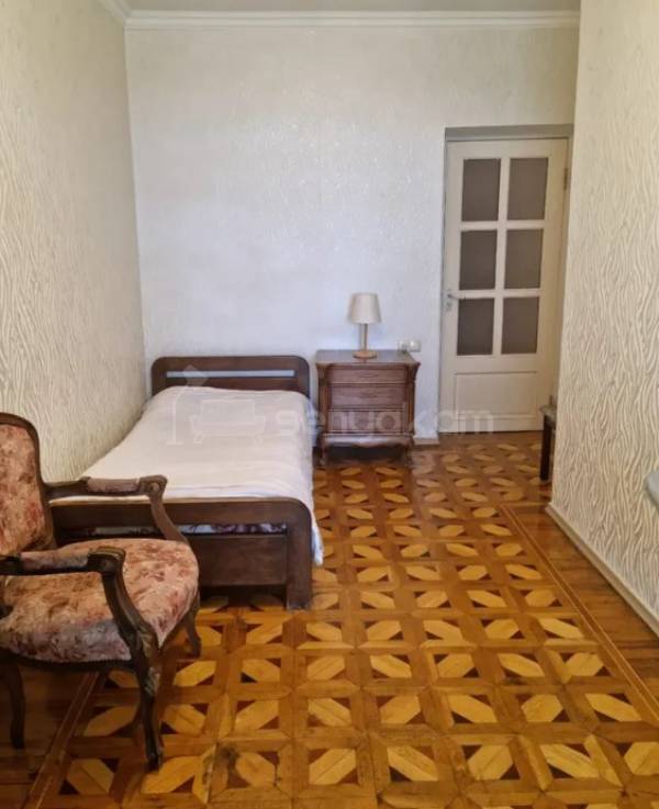 3 Սենյականոց Բնակարան Քարե Շենքում, 98քմ, 3/5 հարկ, Կապիտալ Վերանորոգված, Կահավորված, Արևկող