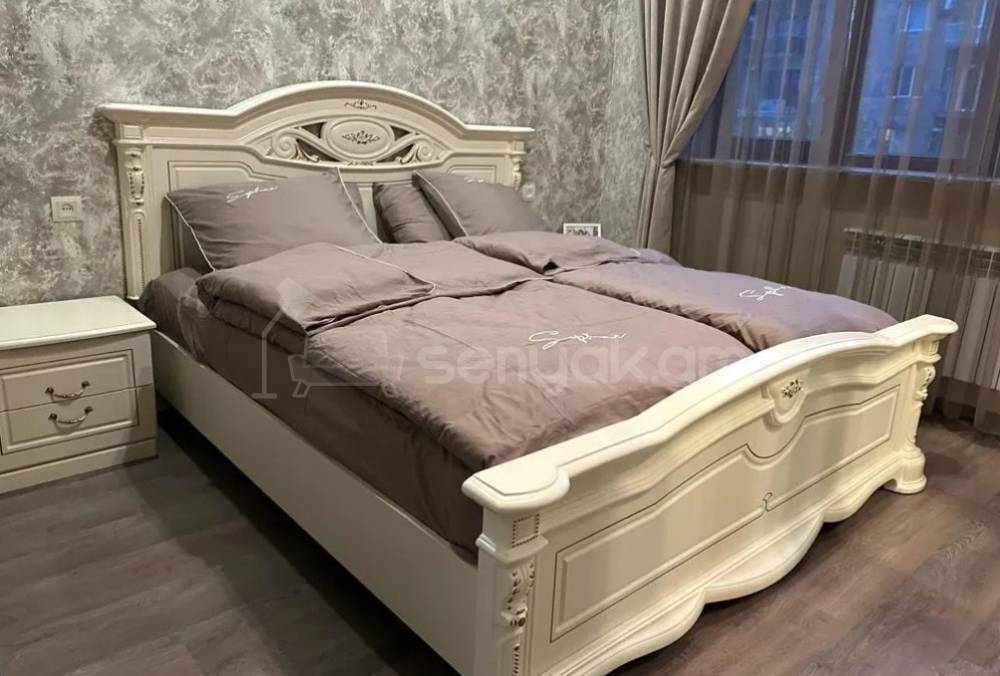 3 Սենյականոց Բնակարան Քարե Շենքում, 71քմ, 3/4 հարկ, Դիզայներական Վերանորոգված, Կահավորված, Արևկող