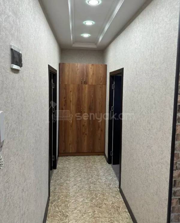 3 Սենյականոց Բնակարան Քարե Շենքում, 71քմ, 3/4 հարկ, Դիզայներական Վերանորոգված, Կահավորված, Արևկող