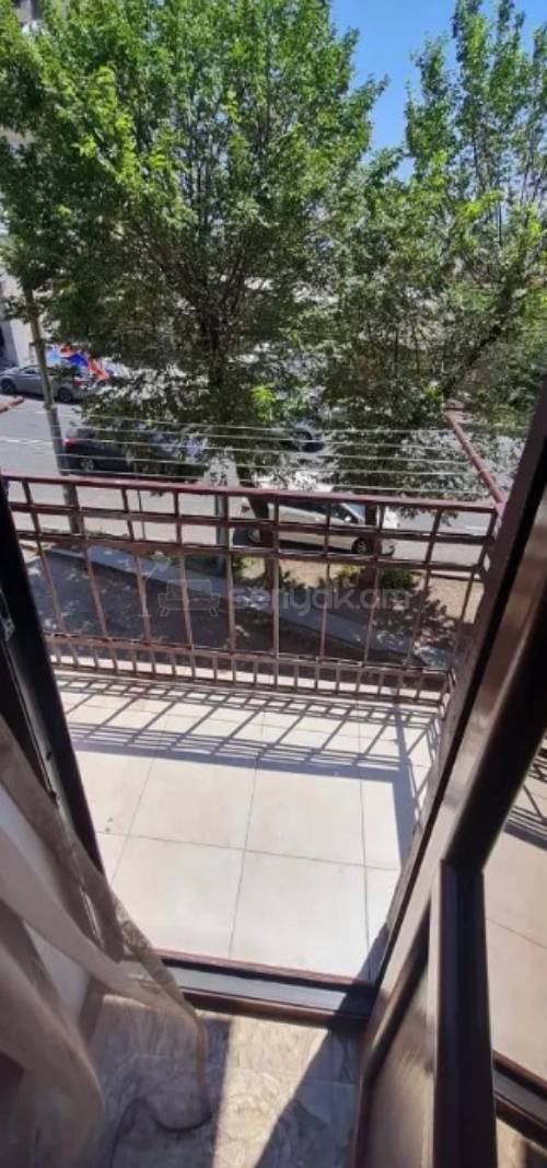 3 Սենյականոց Բնակարան Քարե Շենքում, 71քմ, 3/4 հարկ, Դիզայներական Վերանորոգված, Կահավորված, Արևկող
