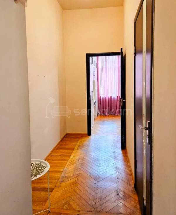 3 Սենյականոց Բնակարան Քարե Շենքում, 68քմ, 2/4 հարկ, Կապիտալ Վերանորոգված, Կահավորված, Արևկող