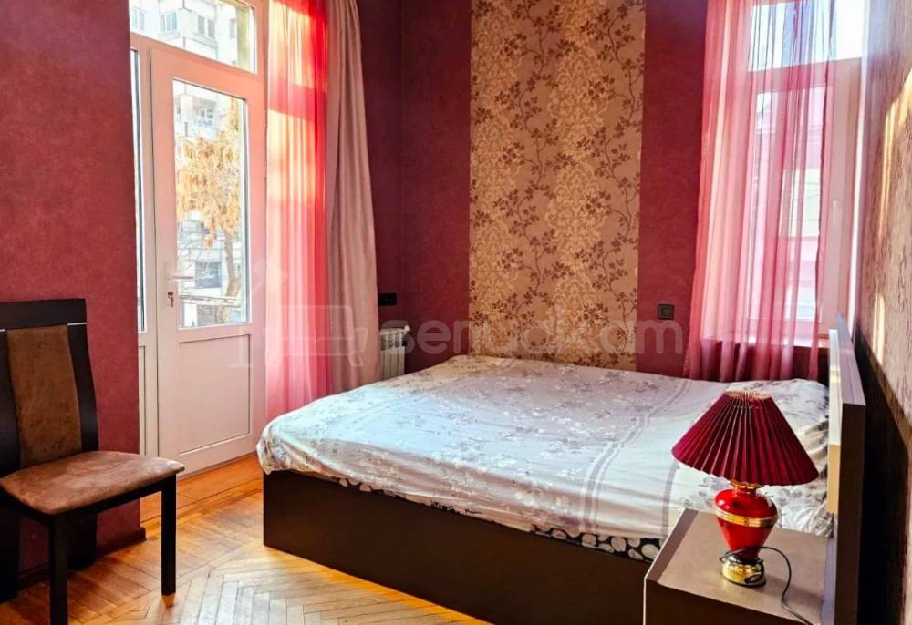 3 Սենյականոց Բնակարան Քարե Շենքում, 68քմ, 2/4 հարկ, Կապիտալ Վերանորոգված, Կահավորված, Արևկող