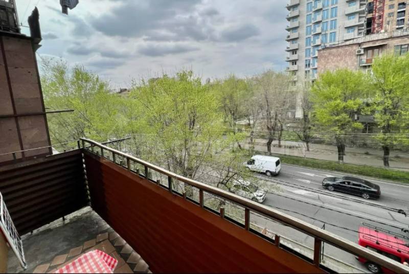 2 Սենյականոց Բնակարան Քարե Շենքում, 60քմ, 4/5 հարկ, Կոսմետիկ Վերանորոգված, Կահավորված, Արևկող