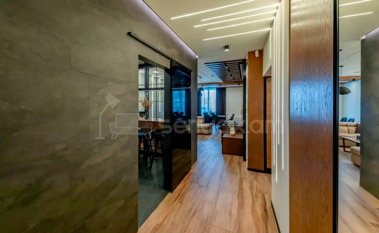 3 Սենյականոց Բնակարան, 120քմ, 8/17 հարկ, Կապիտալ Վերանորոգված, Կահավորված, Արևկող
