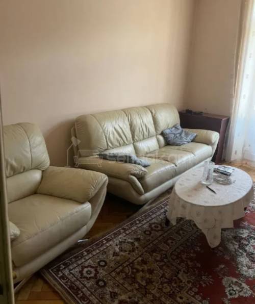 2 Սենյականոց Բնակարան Քարե Շենքում, 60քմ, 2/5 հարկ, Կոսմետիկ Վերանորոգված, Կահավորված, Արևկող
