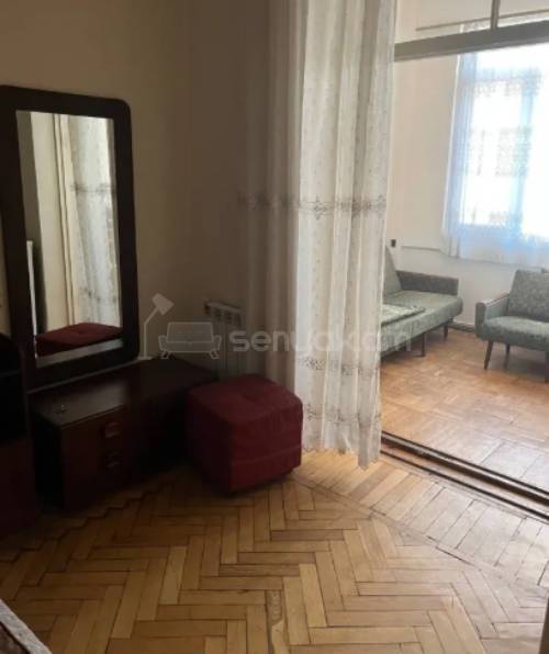 2 Սենյականոց Բնակարան Քարե Շենքում, 60քմ, 2/5 հարկ, Կոսմետիկ Վերանորոգված, Կահավորված, Արևկող