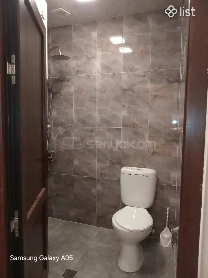 3 Սենյականոց Բնակարան Քարե Շենքում, 56քմ, 1/1 հարկ, Նորմալ Վիճակում, Կահավորված