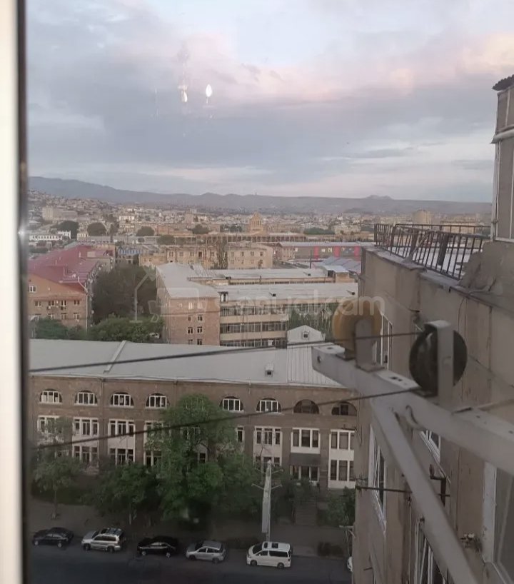 1 Սենյականոց Բնակարան, 42քմ, 12/14 հարկ, Նորմալ Վիճակում, Կահավորված