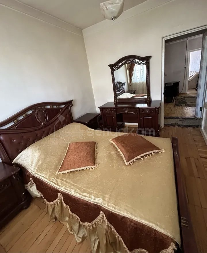 3 Սենյականոց Բնակարան Քարե Շենքում, 67քմ, 3/5 հարկ, Կապիտալ Վերանորոգված, Կահավորված, Արևկող