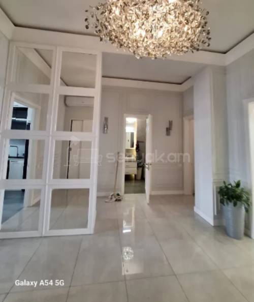 3 Սենյականոց Բնակարան Քարե Շենքում, 117քմ, 4/4 հարկ, Դիզայներական Վերանորոգված, Կահավորված, Արևկող