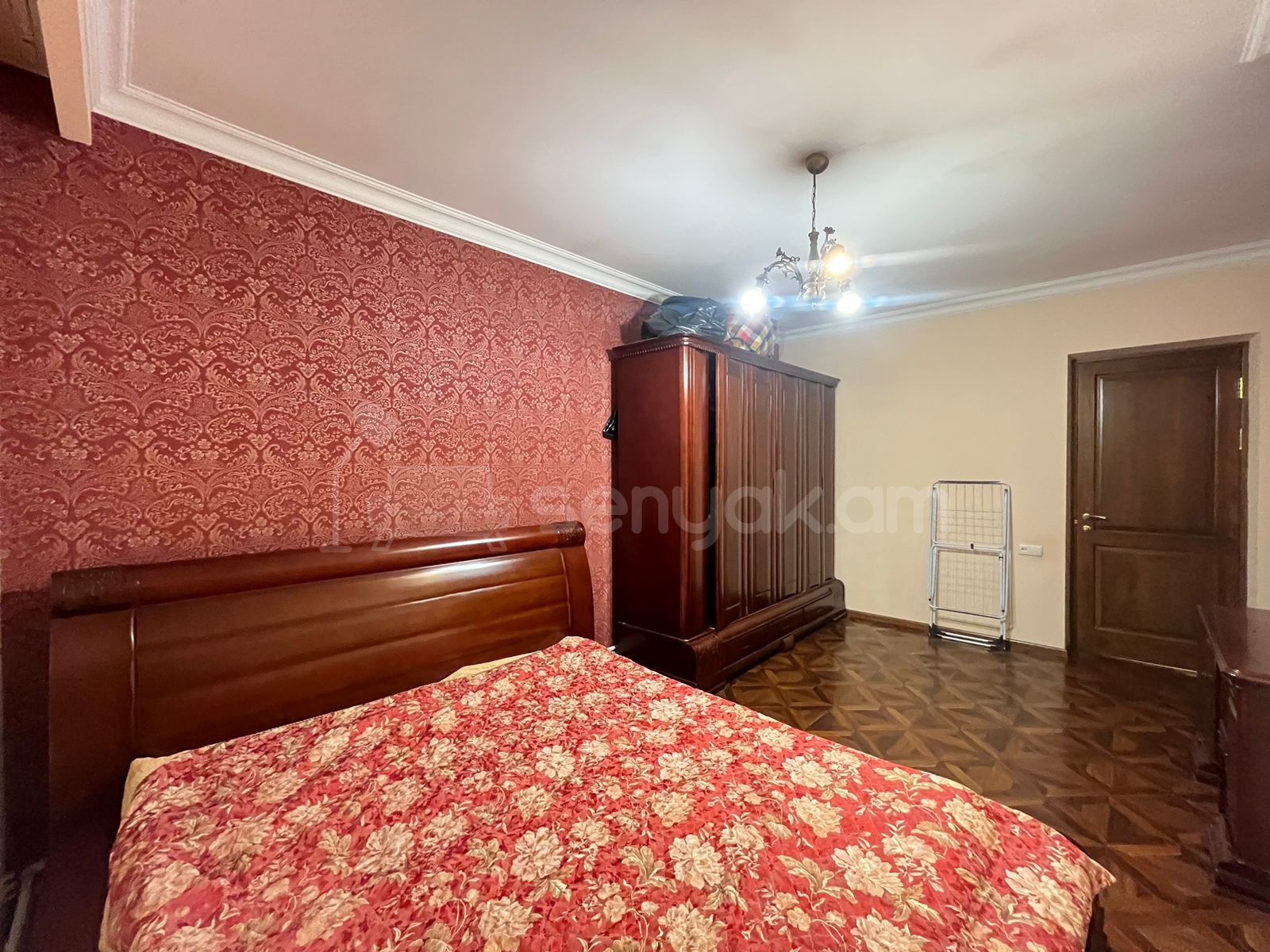 4 Սենյականոց Բնակարան Քարե Շենքում, 106քմ, 4/4 հարկ, Կապիտալ Վերանորոգված, Կահավորված, Արևկող