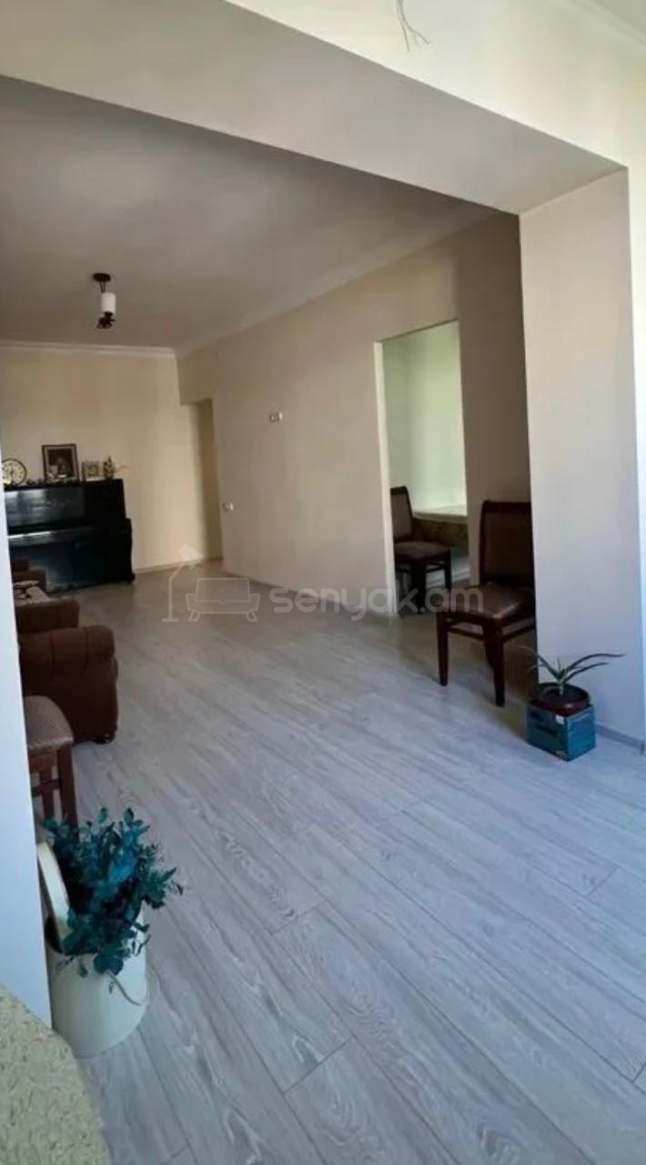 2 Սենյականոց Բնակարան Քարե Շենքում, 57քմ, 5/5 հարկ, Կապիտալ Վերանորոգված