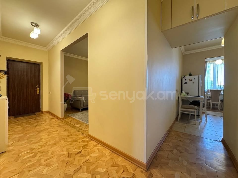 2 Սենյականոց Բնակարան Քարե Շենքում, 68քմ, 5/5 հարկ, Կապիտալ Վերանորոգված