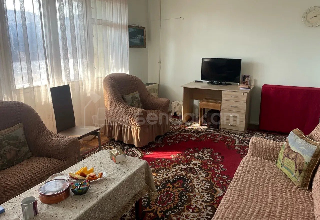3 Սենյականոց Բնակարան, 73քմ, 3/9 հարկ, Նորմալ Վիճակում