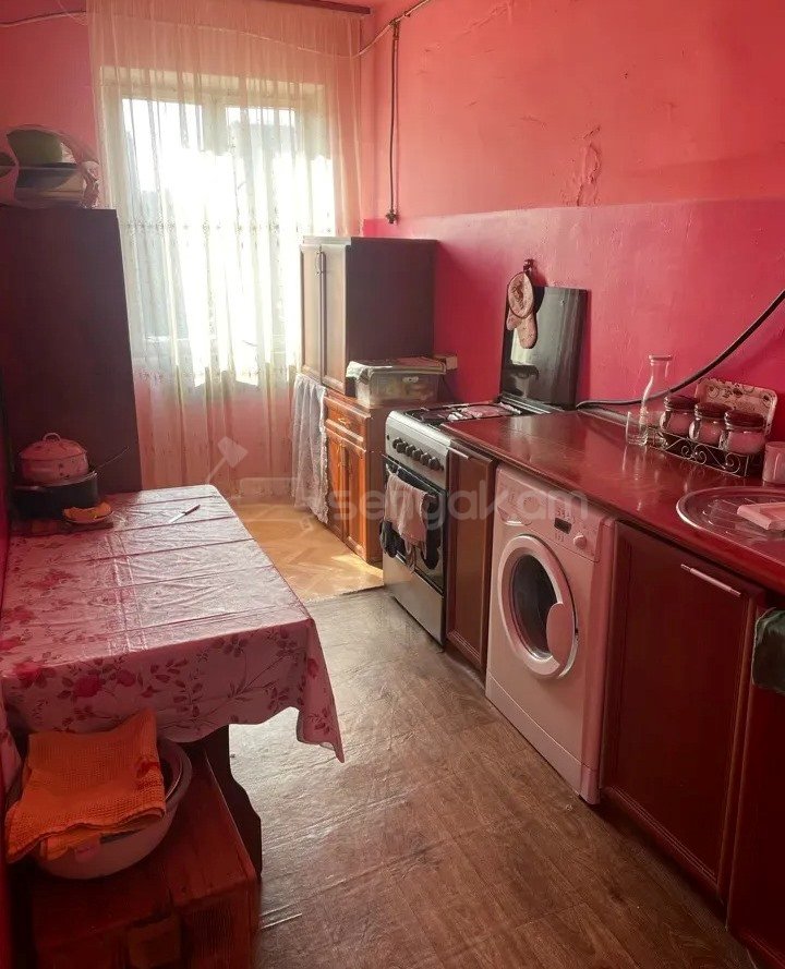 3 Սենյականոց Բնակարան, 73քմ, 3/9 հարկ, Նորմալ Վիճակում