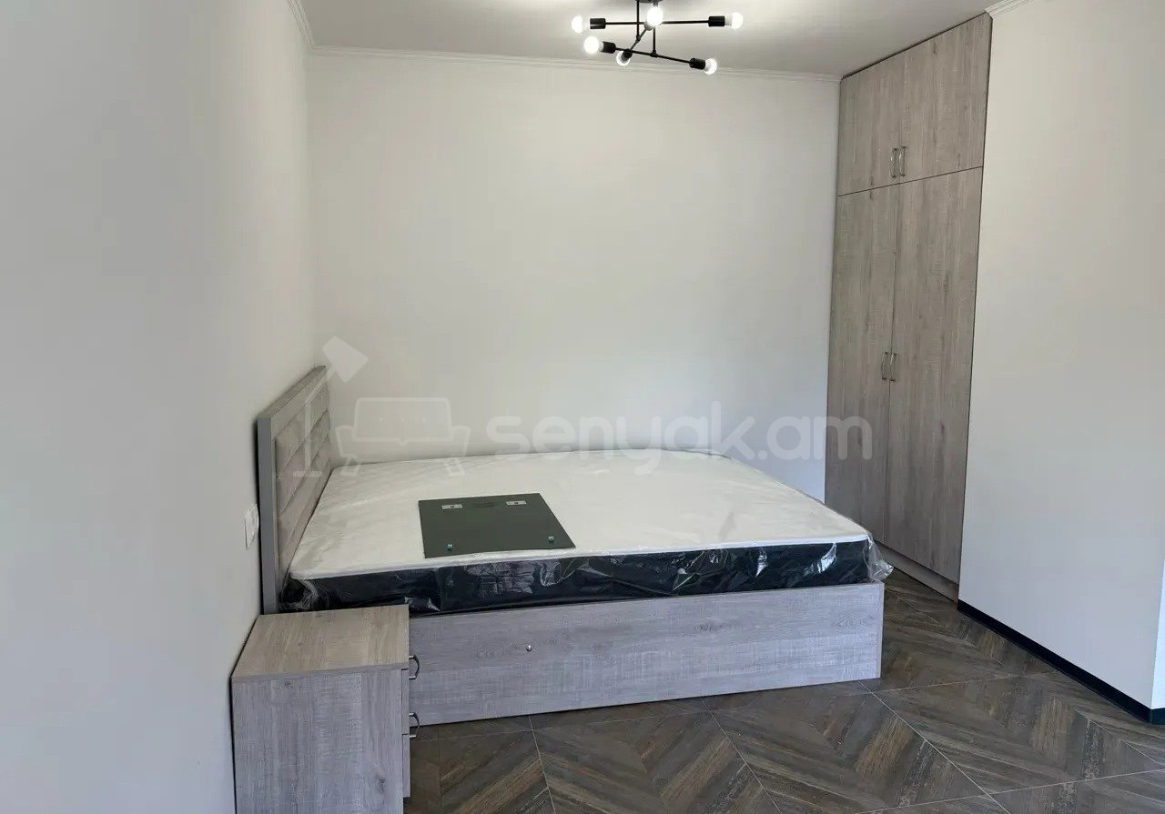 1 Սենյականոց Բնակարան Քարե Շենքում, 30քմ, 2/4 հարկ, Կապիտալ Վերանորոգված