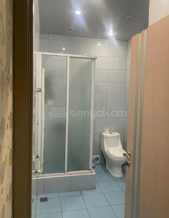 2 Սենյականոց Բնակարան Քարե Շենքում, 75քմ, 1/5 հարկ, Կոսմետիկ Վերանորոգված