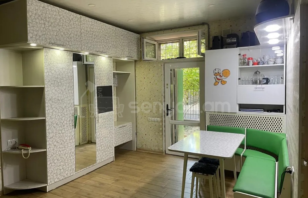 2 Սենյականոց Բնակարան Քարե Շենքում, 75քմ, 1/5 հարկ, Կոսմետիկ Վերանորոգված