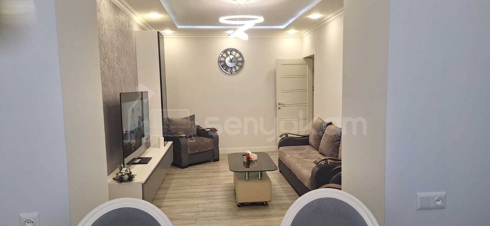 3 Սենյականոց Բնակարան Քարե Շենքում, 64քմ, 5/5 հարկ, Դիզայներական Վերանորոգված