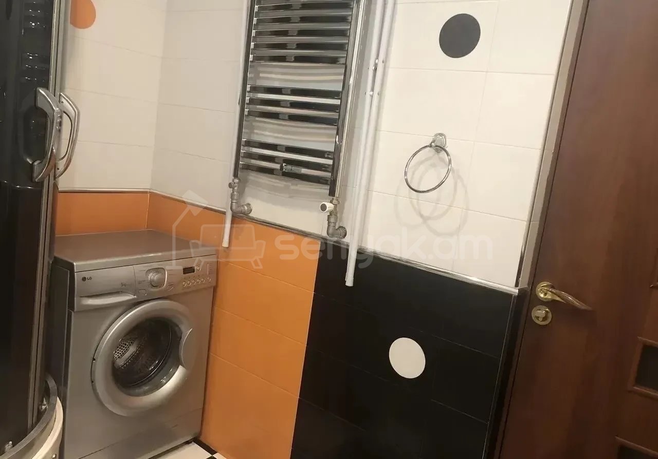 2 Սենյականոց Բնակարան Քարե Շենքում, 65քմ, 1/5 հարկ, Կապիտալ Վերանորոգված, Կահավորված, Արևկող