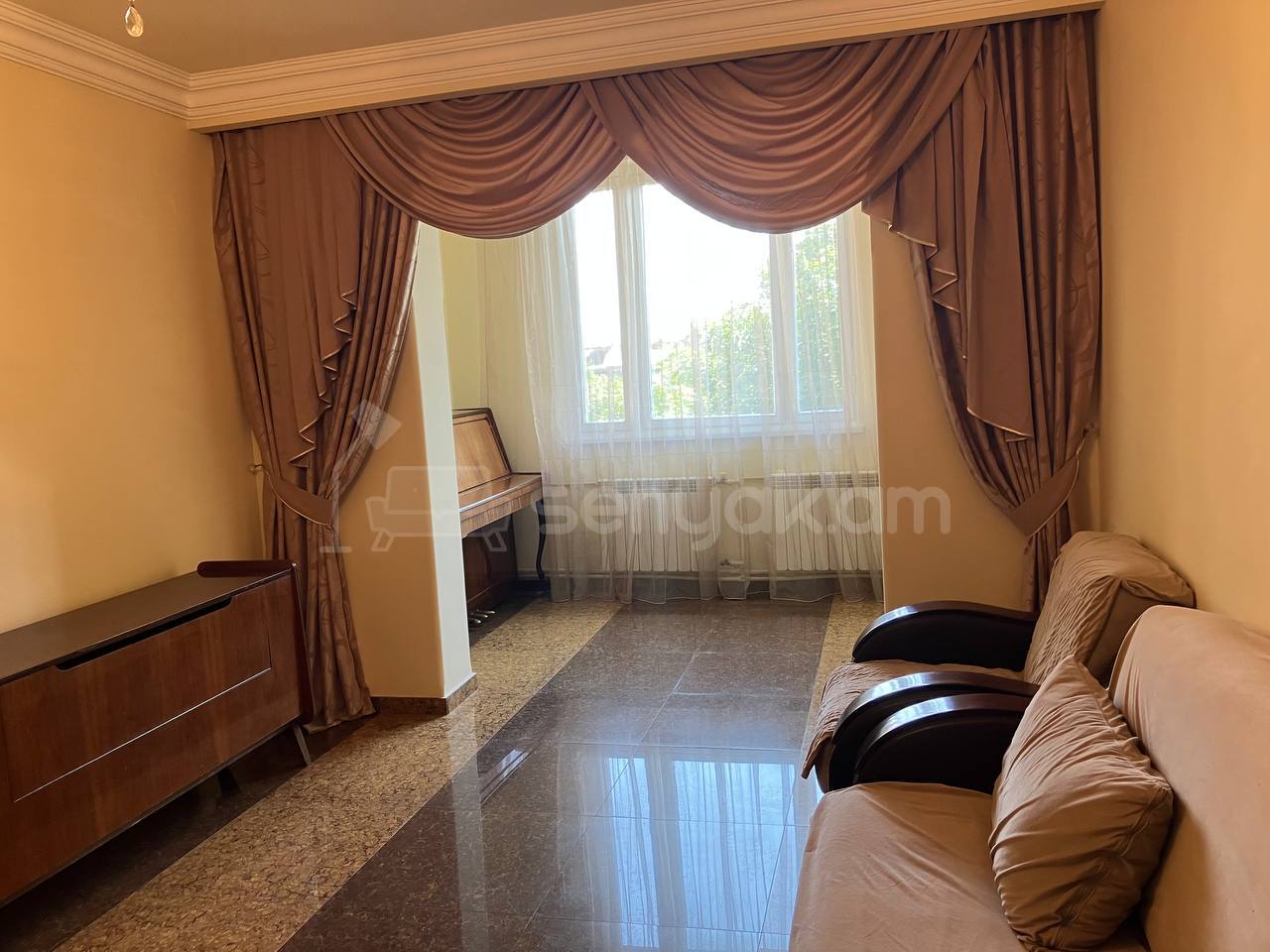 3 Սենյականոց Բնակարան, 82քմ, 2/5 հարկ, Նորմալ Վիճակում, Մասամբ Կահավորված, Արևկող