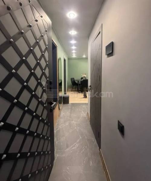 2 Սենյականոց Բնակարան Քարե Շենքում, 55քմ, 3/4 հարկ, Կապիտալ Վերանորոգված