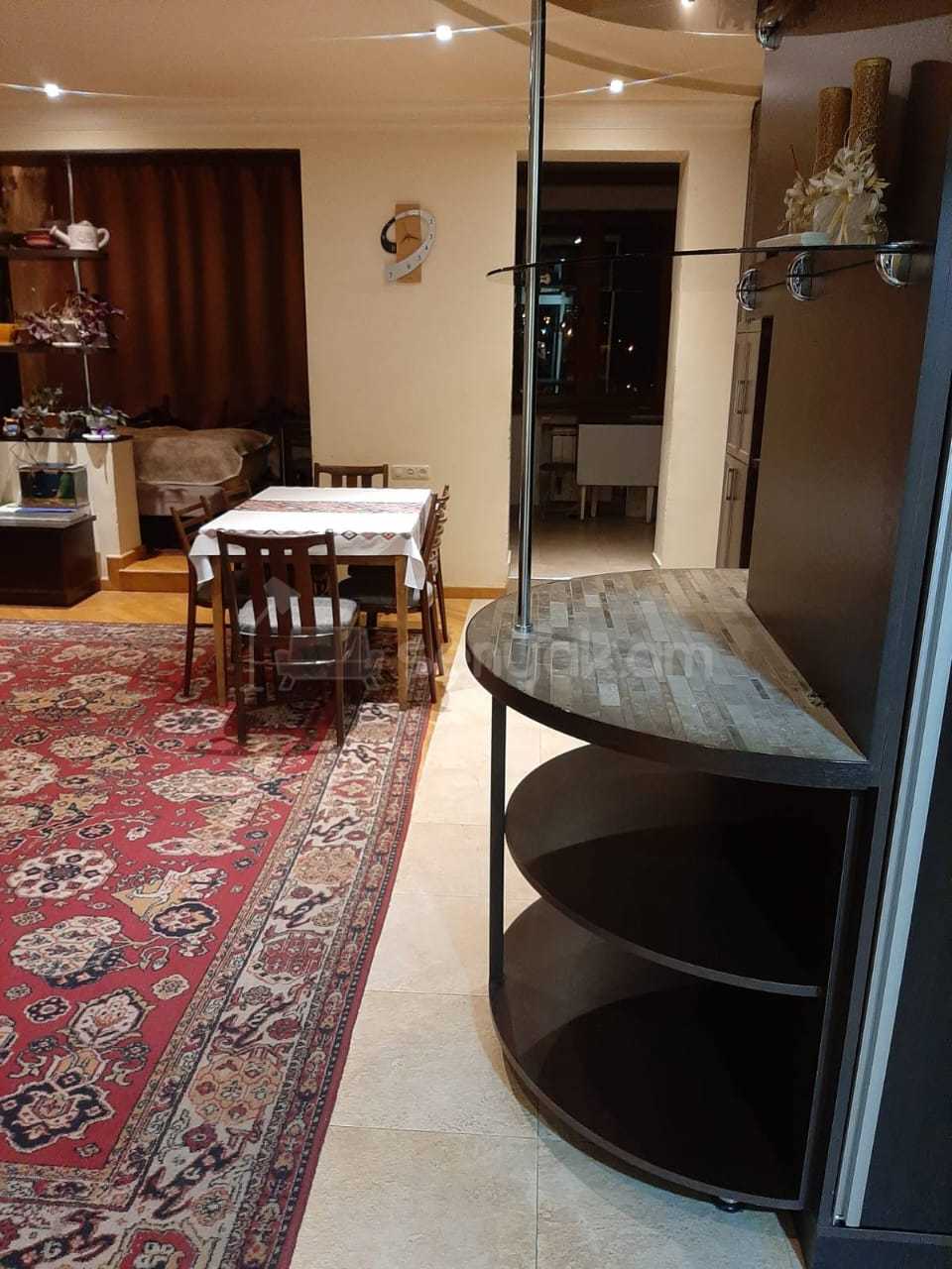3 Սենյականոց Բնակարան, 80քմ, 8/9 հարկ, Նորմալ Վիճակում