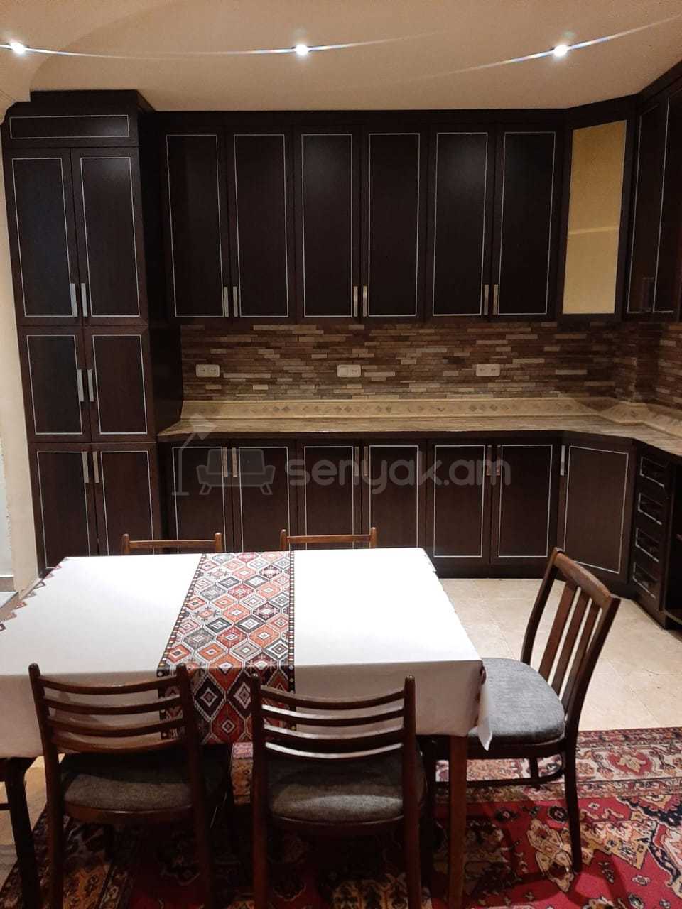 3 Սենյականոց Բնակարան, 80քմ, 8/9 հարկ, Նորմալ Վիճակում