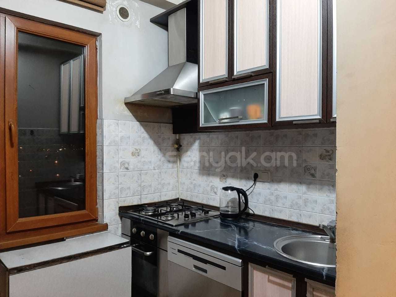3 Սենյականոց Բնակարան, 80քմ, 8/9 հարկ, Նորմալ Վիճակում