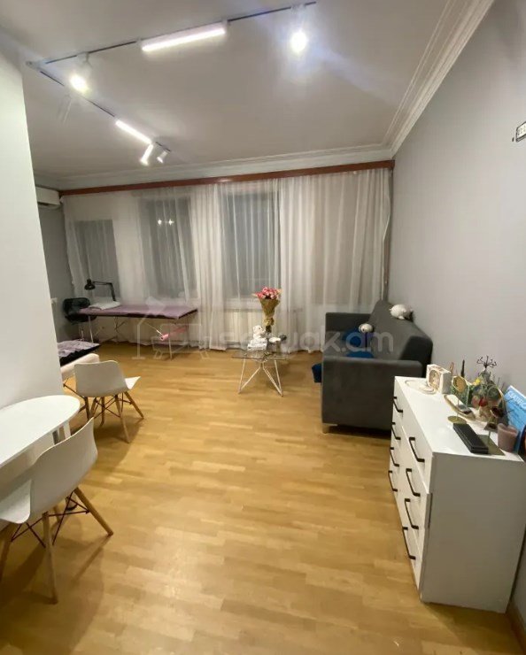 Օֆիսային Տարածք, 35քմ, Կապիտալ Վերանորոգված