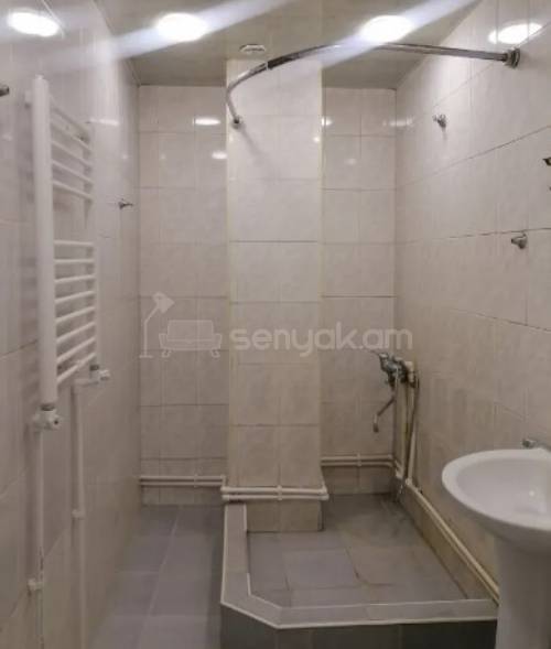 2 Սենյականոց Բնակարան, 44քմ, 9/9 հարկ, Կապիտալ Վերանորոգված