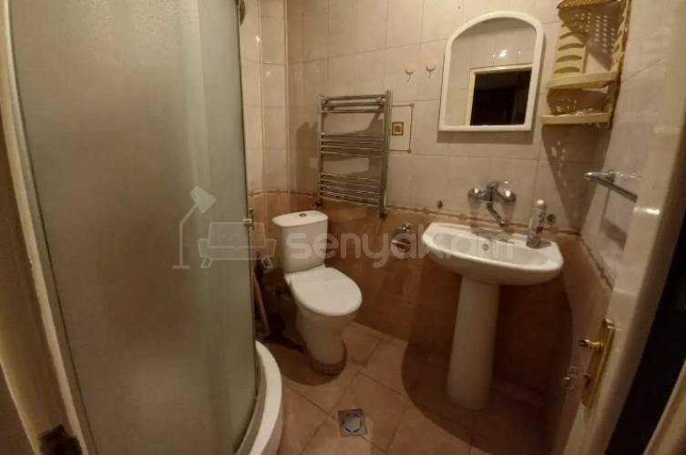 2 Սենյականոց Բնակարան Քարե Շենքում, 40քմ, 4/4 հարկ, Կապիտալ Վերանորոգված