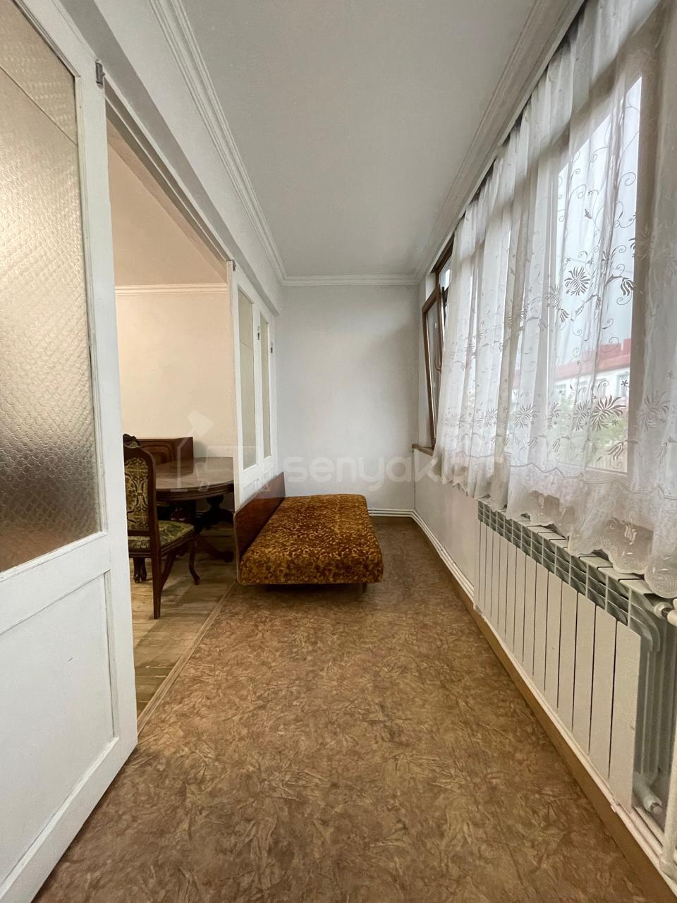 3 Սենյականոց Բնակարան Քարե Շենքում, 77քմ, 3/5 հարկ, Կոսմետիկ Վերանորոգված