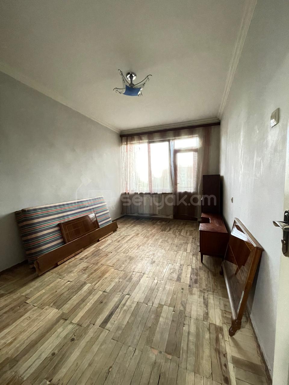 3 Սենյականոց Բնակարան Քարե Շենքում, 77քմ, 3/5 հարկ, Կոսմետիկ Վերանորոգված