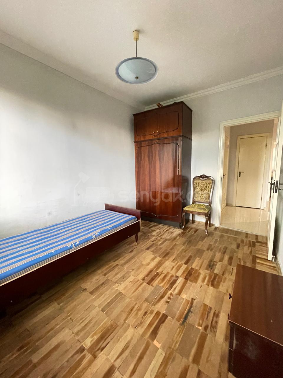 3 Սենյականոց Բնակարան Քարե Շենքում, 77քմ, 3/5 հարկ, Կոսմետիկ Վերանորոգված
