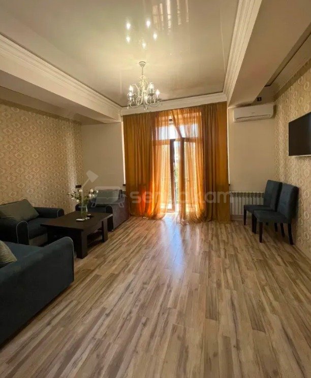 2 Սենյականոց Բնակարան Քարե Շենքում, 70քմ, 3/5 հարկ, Կապիտալ Վերանորոգված, Կահավորված, Արևկող