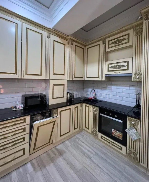 2 Սենյականոց Բնակարան Քարե Շենքում, 70քմ, 3/5 հարկ, Կապիտալ Վերանորոգված, Կահավորված, Արևկող