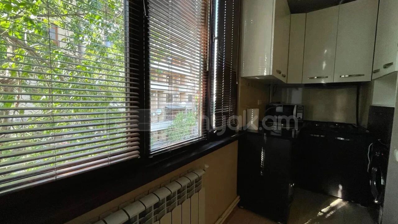 2 Սենյականոց Բնակարան Քարե Շենքում, 45քմ, 3/5 հարկ, Դիզայներական Վերանորոգված, Կահավորված, Արևկող