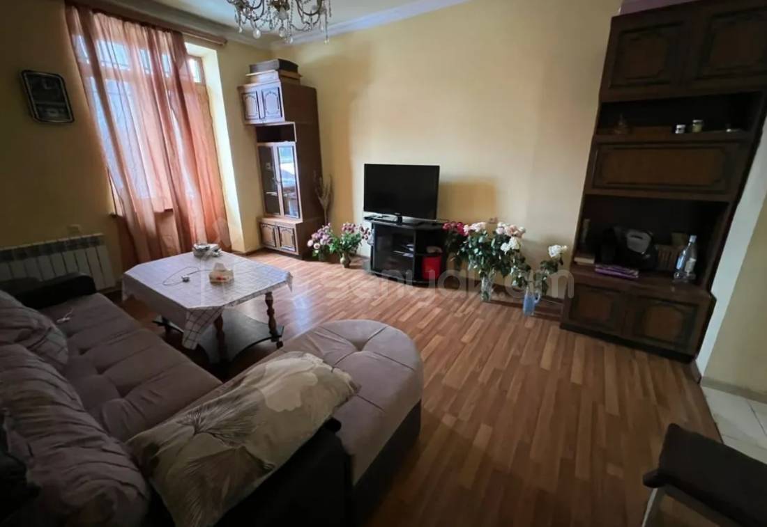 3 Սենյականոց Բնակարան Քարե Շենքում, 68քմ, 2/4 հարկ, Կոսմետիկ Վերանորոգված, Կահավորված, Արևկող