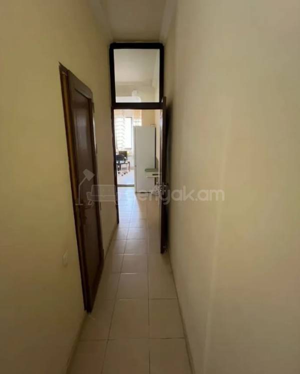 3 Սենյականոց Բնակարան Քարե Շենքում, 68քմ, 2/4 հարկ, Կոսմետիկ Վերանորոգված, Կահավորված, Արևկող