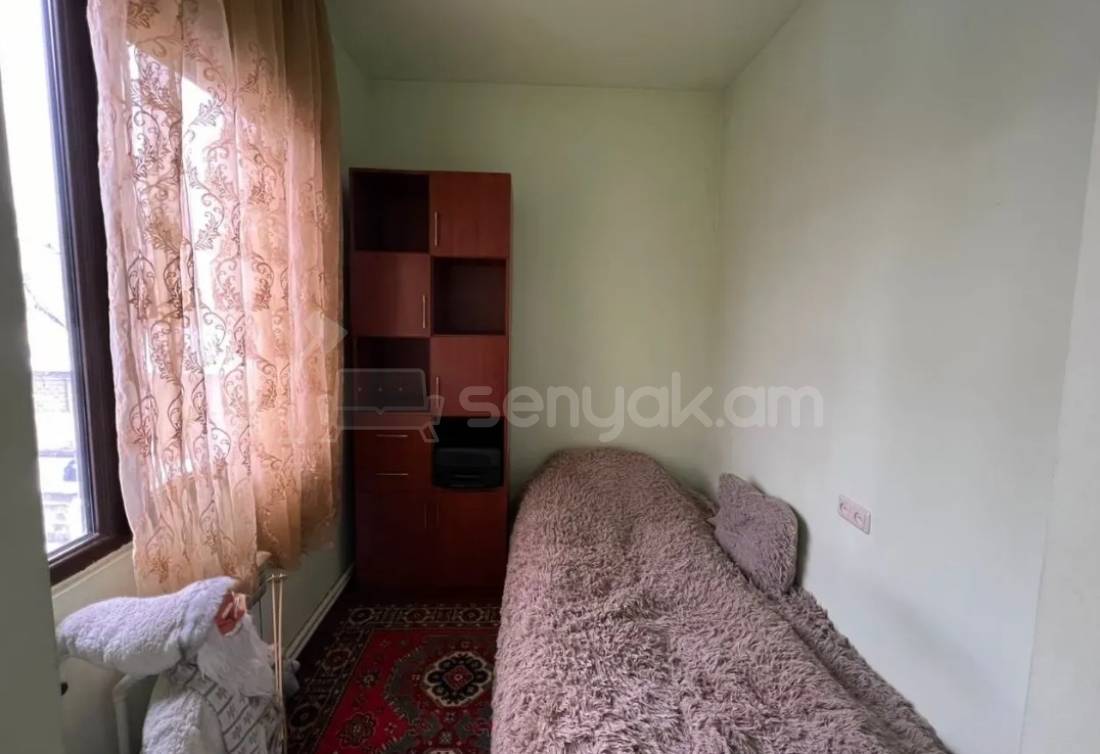 3 Սենյականոց Բնակարան Քարե Շենքում, 68քմ, 2/4 հարկ, Կոսմետիկ Վերանորոգված, Կահավորված, Արևկող