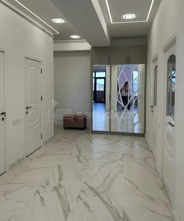 3 Սենյականոց Բնակարան, 110քմ, 3/14 հարկ, Դիզայներական Վերանորոգված, Կահավորված, Արևկող