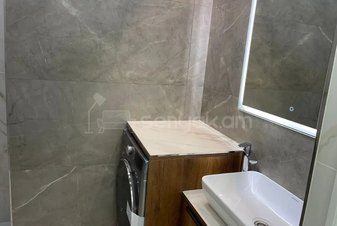 3 Սենյականոց Բնակարան, 110քմ, 3/14 հարկ, Դիզայներական Վերանորոգված, Կահավորված, Արևկող